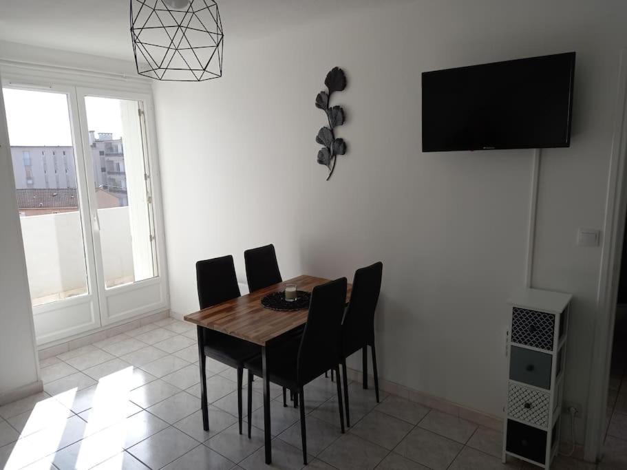 Appart 2/4 Pers Proche Centre Avec Balcon, Parking Нарбонна Экстерьер фото